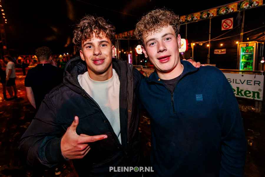 Publiek Bewerkt    (119)